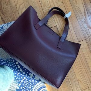 NWT Rachel Zoe Tote Arialith-601 Open tote with interior zipper pocket.